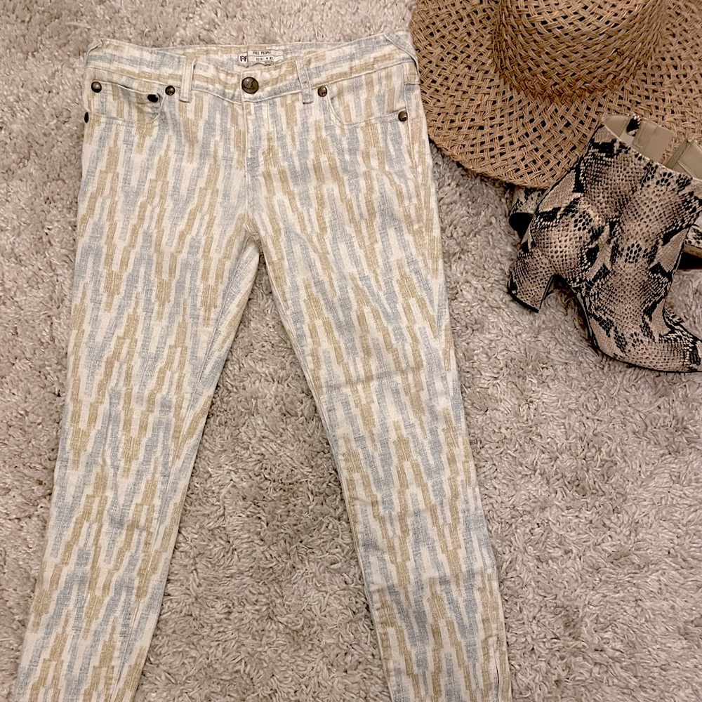 Low rise Free People pants with stretch